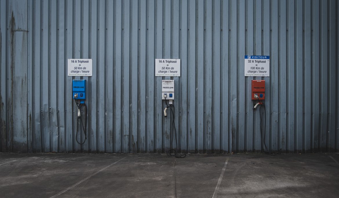 Bornes de recharge industrielles | L'instant Brut - Photographe freelance